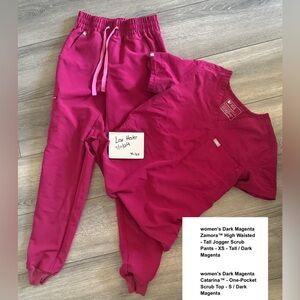 XS Tall HW Zamora Joggers Dk Magenta
S Catarina scrub top Dk Magenta